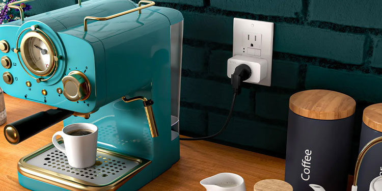 Roku Indoor Smart Plug SE: Home Automation Made Easy! 